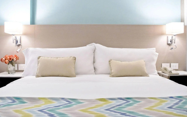 Courtyard By Marriott Santa Marta Resort