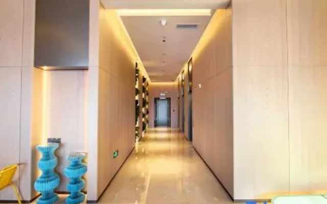 Hotel Five