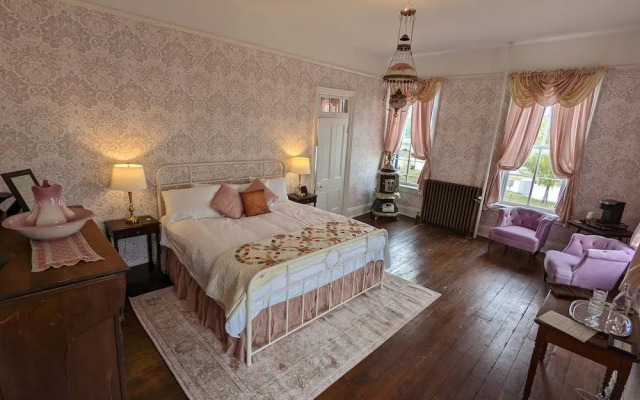 White House Hotel