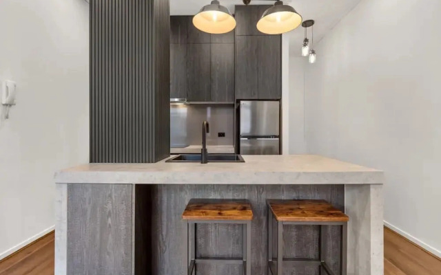 1-bed Warehouse Conversion in Melbourne CBD