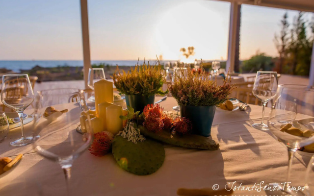 Cumeja - Beach Club & Hotel