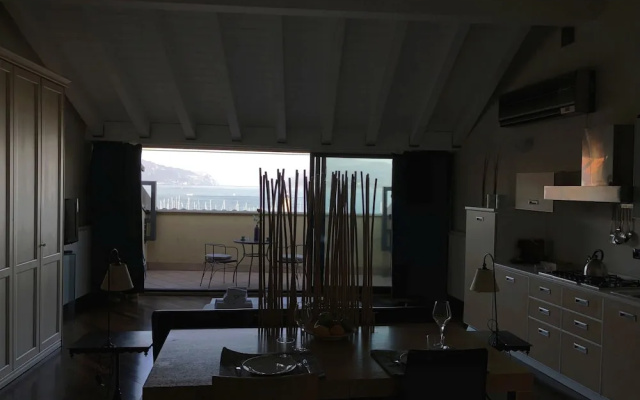 Square loft and lounge lake view