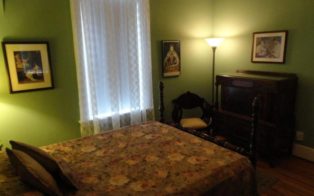 Buckingham House Bed & Breakfast