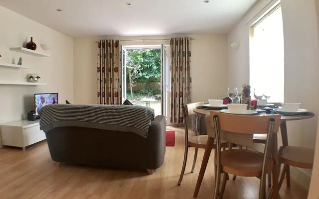 Luxurious Wessex Gate Apartment
