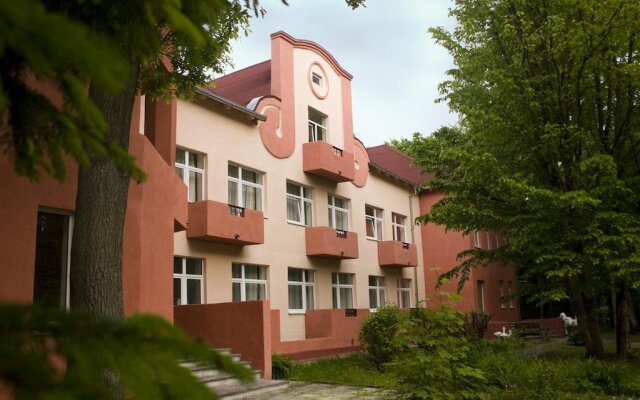 Гостиница Старый Дуб Светлогорск вид на фасад
