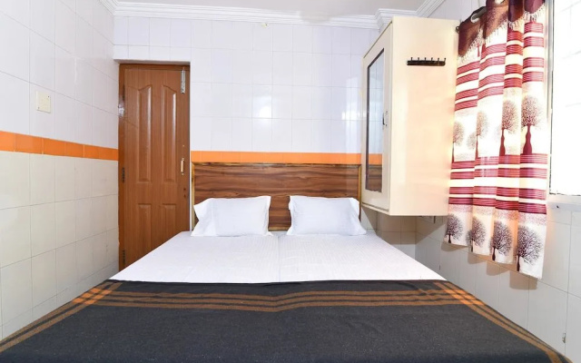 SPOT ON 39866 Hotel Dhruvathara