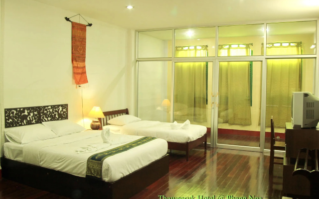 Thaweesuk Hotel