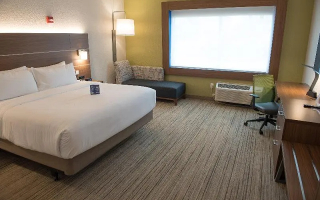 Holiday Inn Express & Suites Merrillville