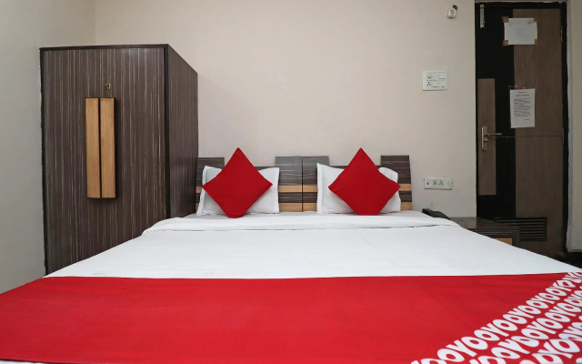 OYO Flagship 9131 Hotel Apsara