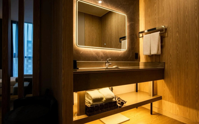 JeJu Bolton Hotel
