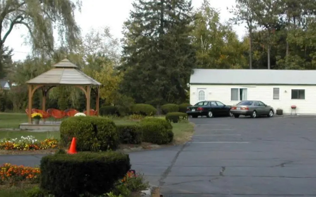 Pine Haven Motel
