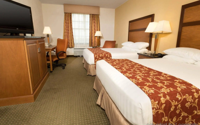 Drury Inn & Suites Near La Cantera Parkway