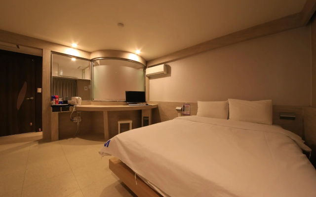Hotel M Story