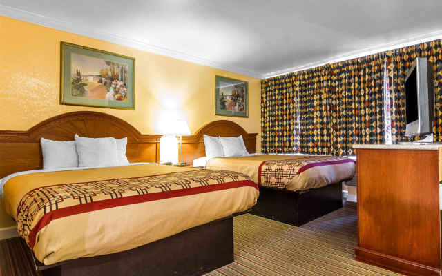 Rodeway Inn and Suites Hayward