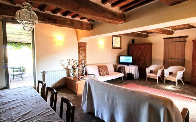 Apartment Near Lake Trasimeno With Pool