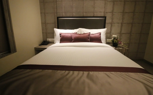 7 Apple Hotel