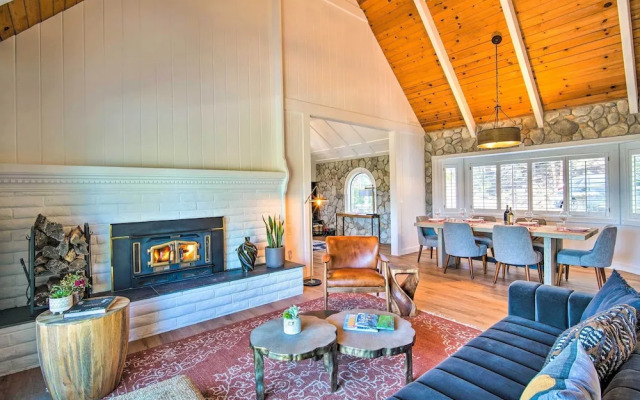 'ridgeline Retreat' w/ Mountain Lake Views!