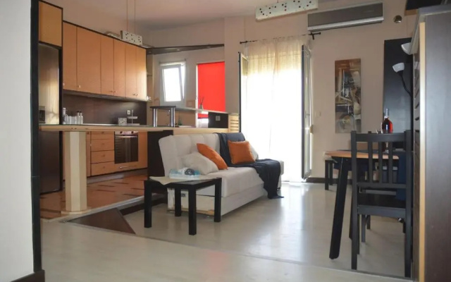 Modern apartment, 5΄ walk from central metro station