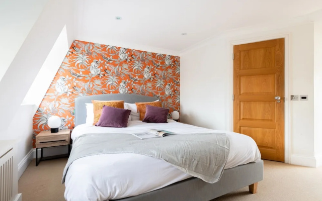 The Fulham Retreat - Bright & Spacious 2BDR with Balcony