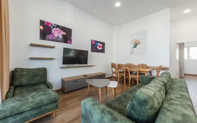 Garden View Apartment - Karafili