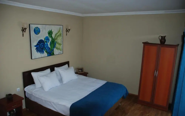 Utopia Lodge Hotel