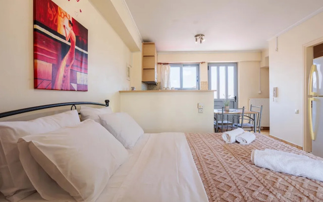 Filiatra Cozy Cental Retreats With Balconies