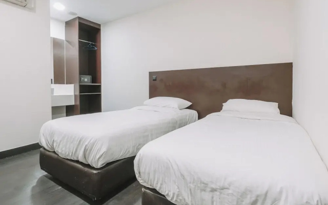 A Hotel Desker Stay from 10PM to 9AM