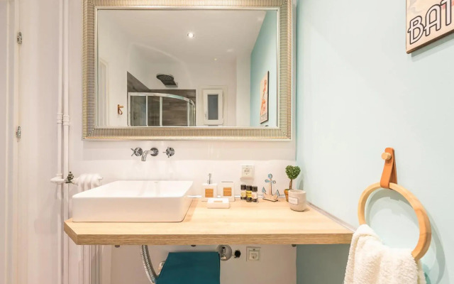 Gorgeous & Modern Apartment at Ampelokipi Metro Station