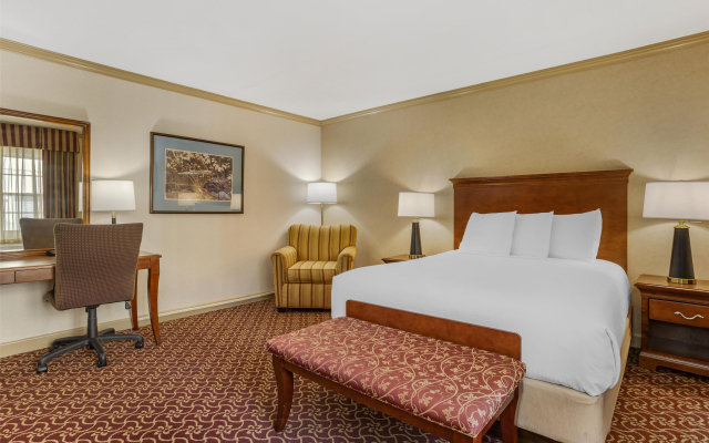 Best Western PLUS Morristown Inn-Florham Park