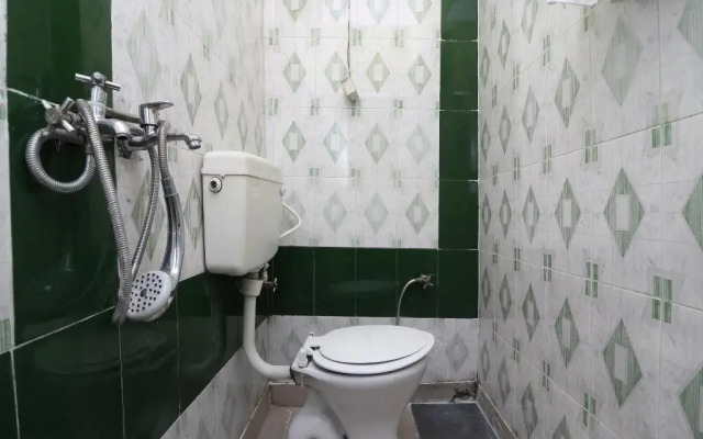 Hotel Mulaqat by OYO Rooms