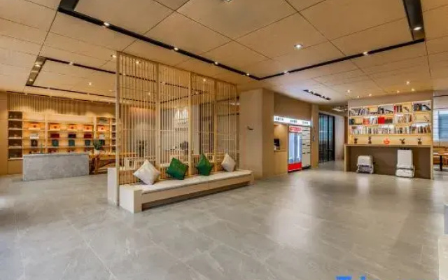 Rujia Yiyue · Jingyeting 1991 Hotel (Wuhan Sports Center Zhuanyang Avenue Subway Station Branch)