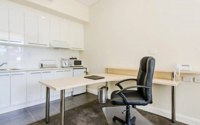 Belconnen Way Hotel Motel and Serviced Apartments