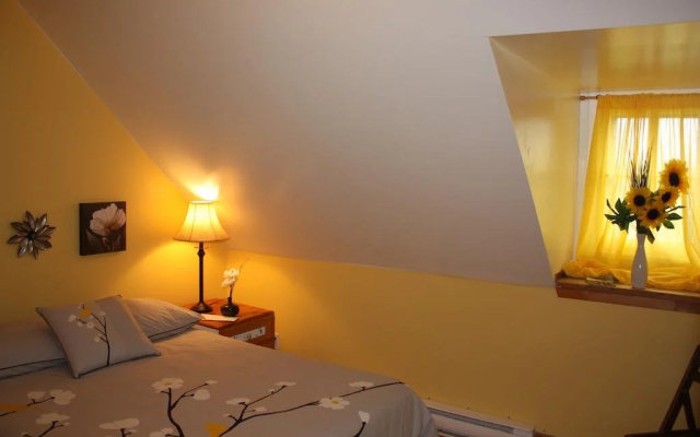Auberge Le P'tit Bonheur - Hostel