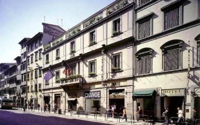 Отель Bonciani Palazzo Pitti Broccardi Италия, Флоренция - - забронировать отель Bonciani Palazzo Pitti Broccardi, цены и фото номеров вид на фасад