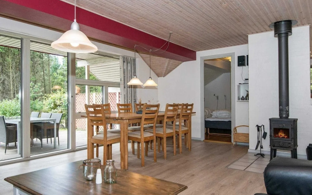 10 Person Holiday Home in Henne