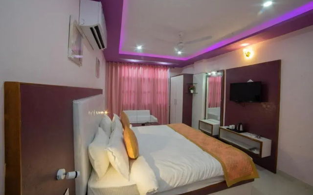 Hotel Sandal Inn