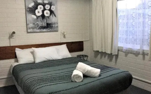 Kon Tiki Apartments