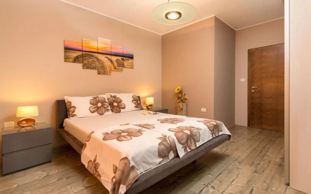 Beautiful Home in Pula With Wifi and 5 Bedrooms