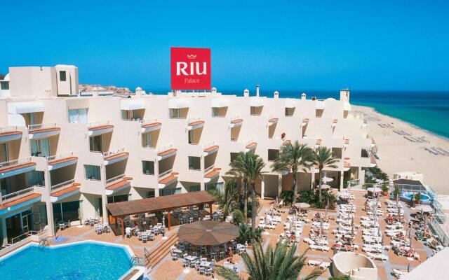 Отель Riu Palace Jandia Испания, Морро Жабле - отзывы, цены и фото номеров - забронировать отель Riu Palace Jandia онлайн вид на фасад