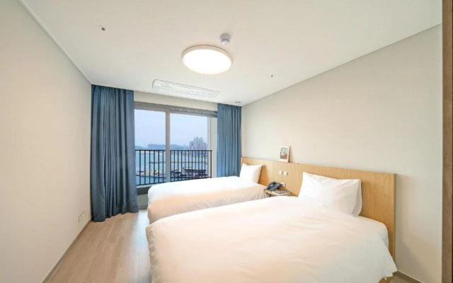Sokcho I Park Suite Hotel and Resort