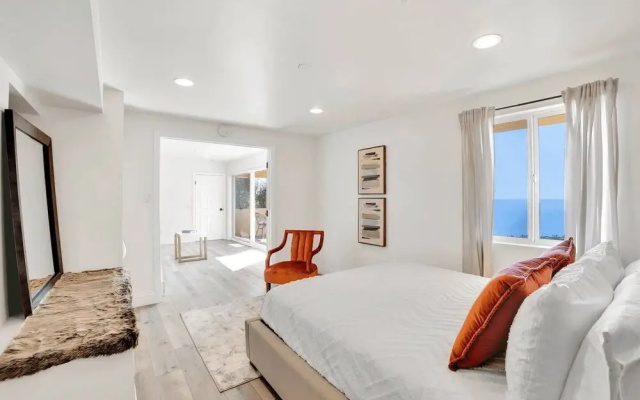 Castlewood by Avantstay Malibu Cliffside + View