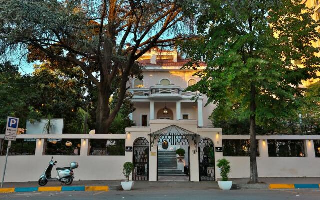 Padam Boutique Hotel & Restaurant вид на фасад