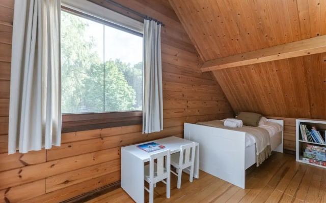 Huswell - Tranquil Retreat Cozy Chalet in the Heart of Urse
