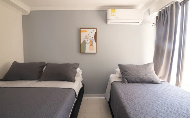 Penthouse con Piscina Privada El Laguito