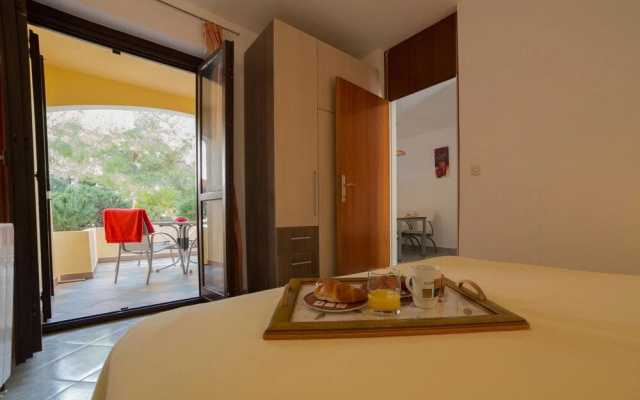 Beautiful Apartment in Podstrana With 1 Bedrooms and Wifi