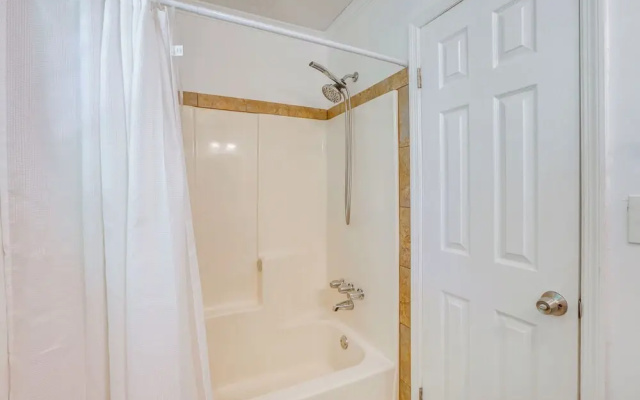 Charming Home < 6 Mi to Dtwn Birmingham!
