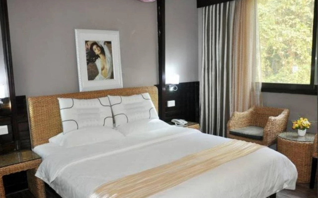 Guilin Lipu Fengyu Yanshan Resort