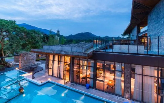 Yunfuli Yunsu·Emeishan Yunshuiju Private Hot Spring B&B