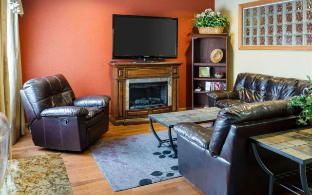 Quality Inn Lakeville North