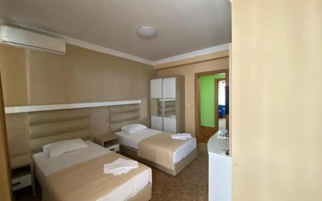 Georgian Hotel